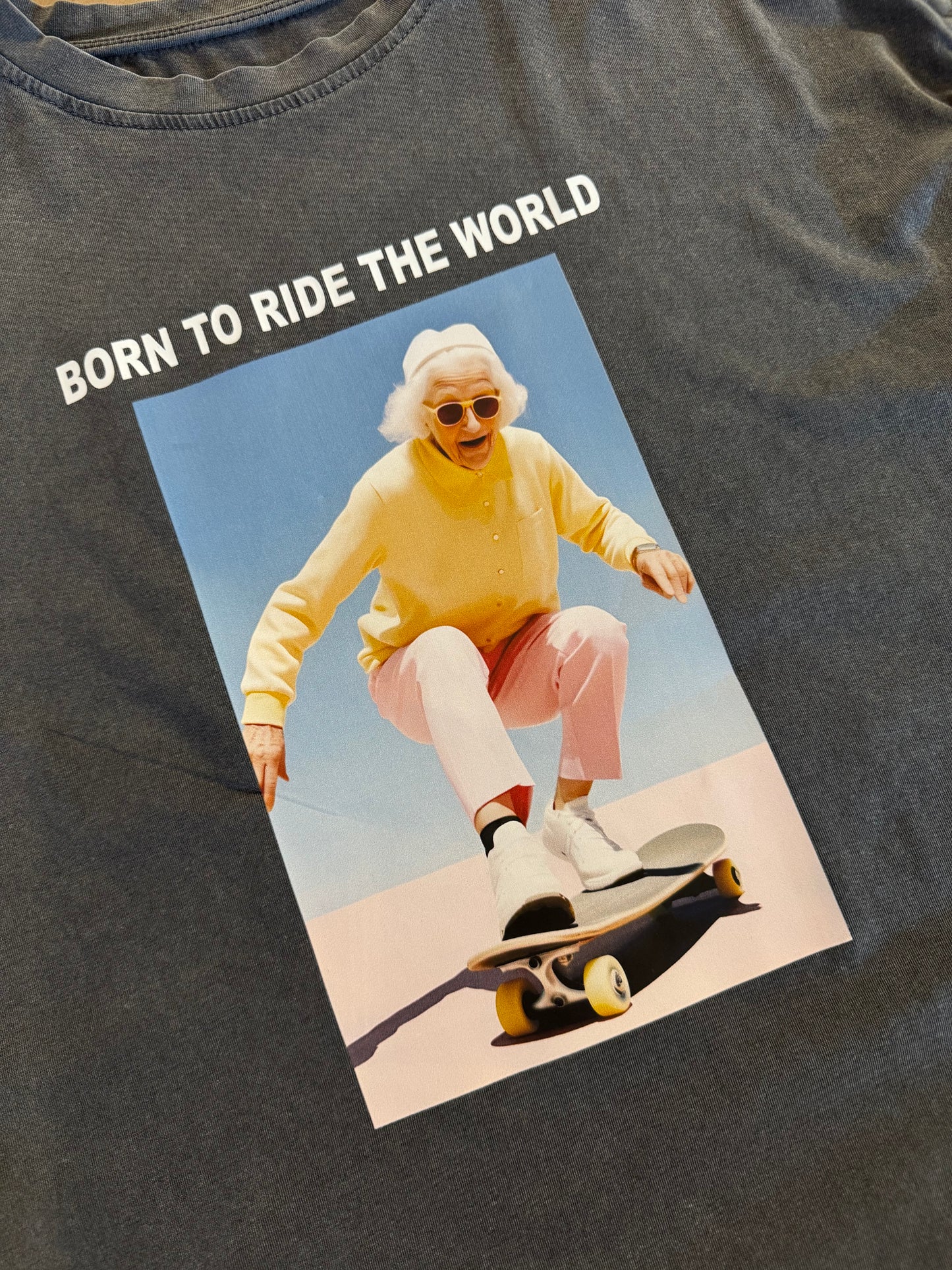 T-shirt BORN TO RIDE THE WORLD
