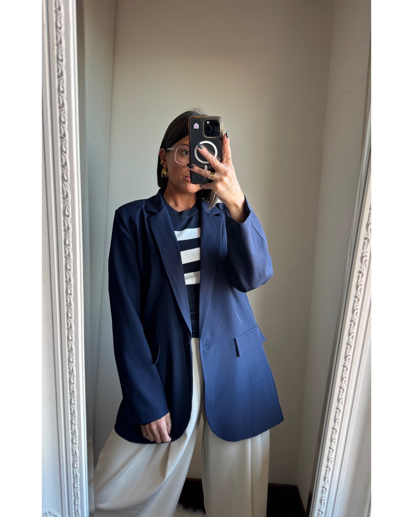 Blazer over Cecilia
