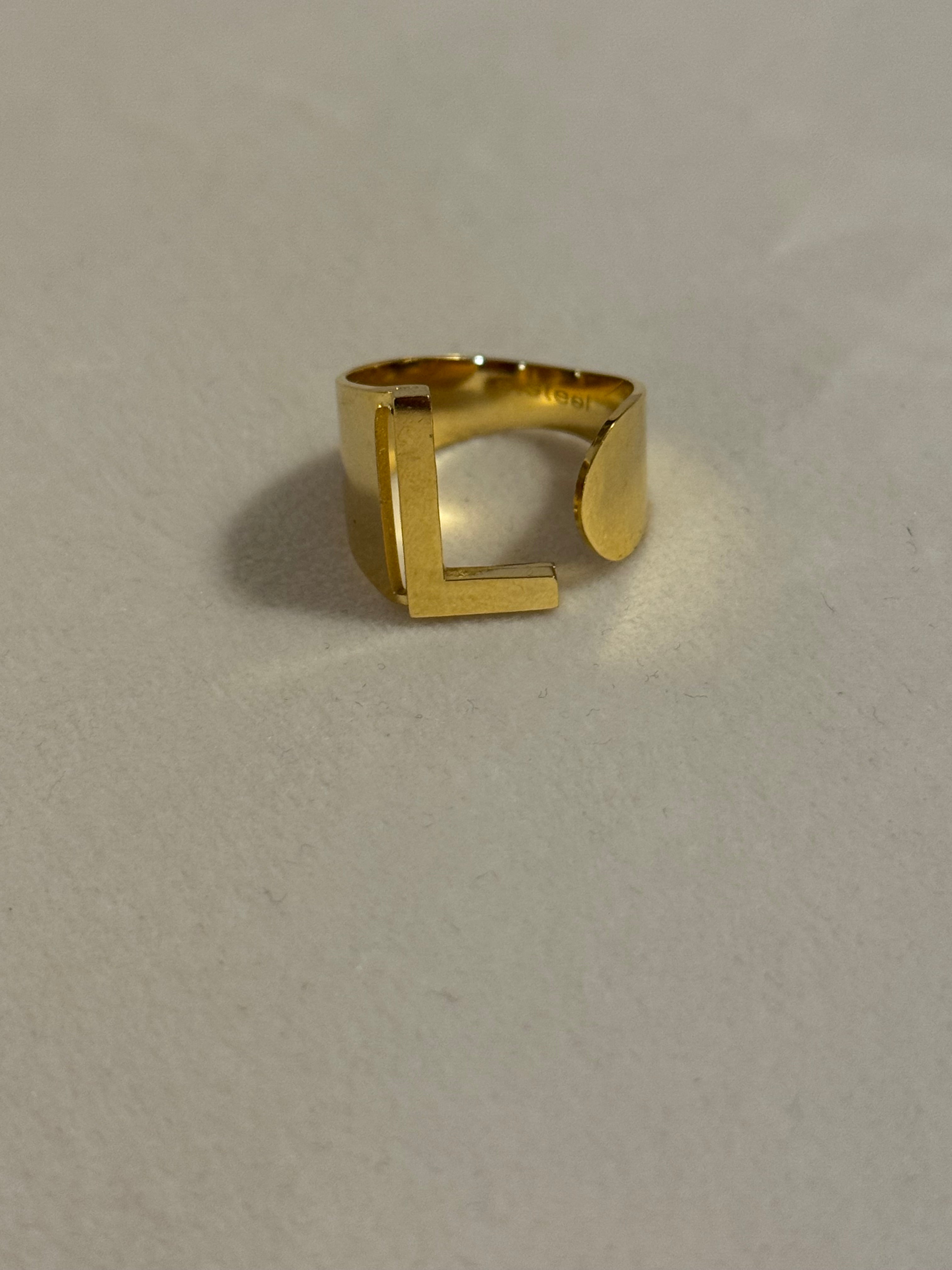 Anello con iniziale