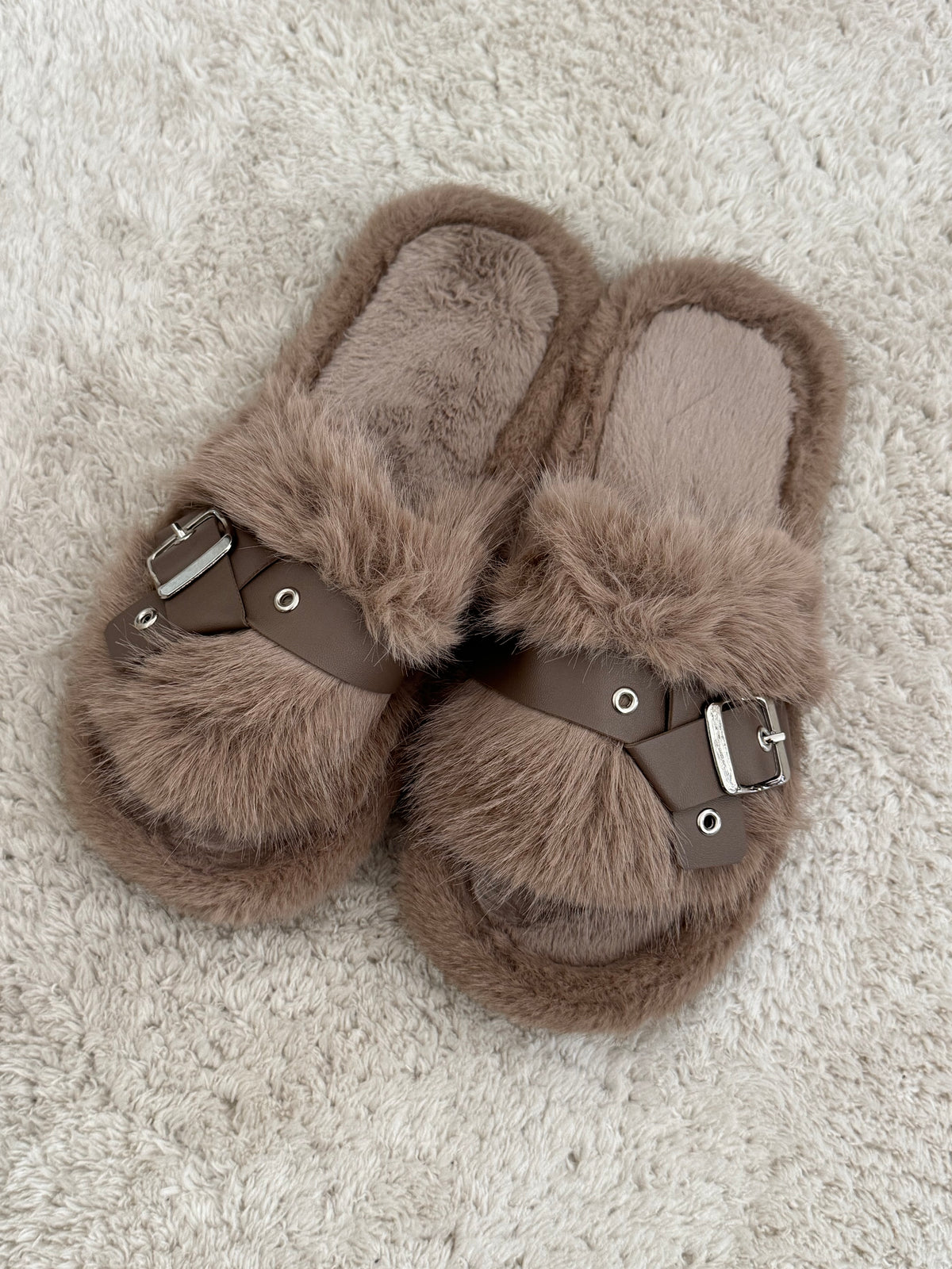 Slippers in eco pelliccia