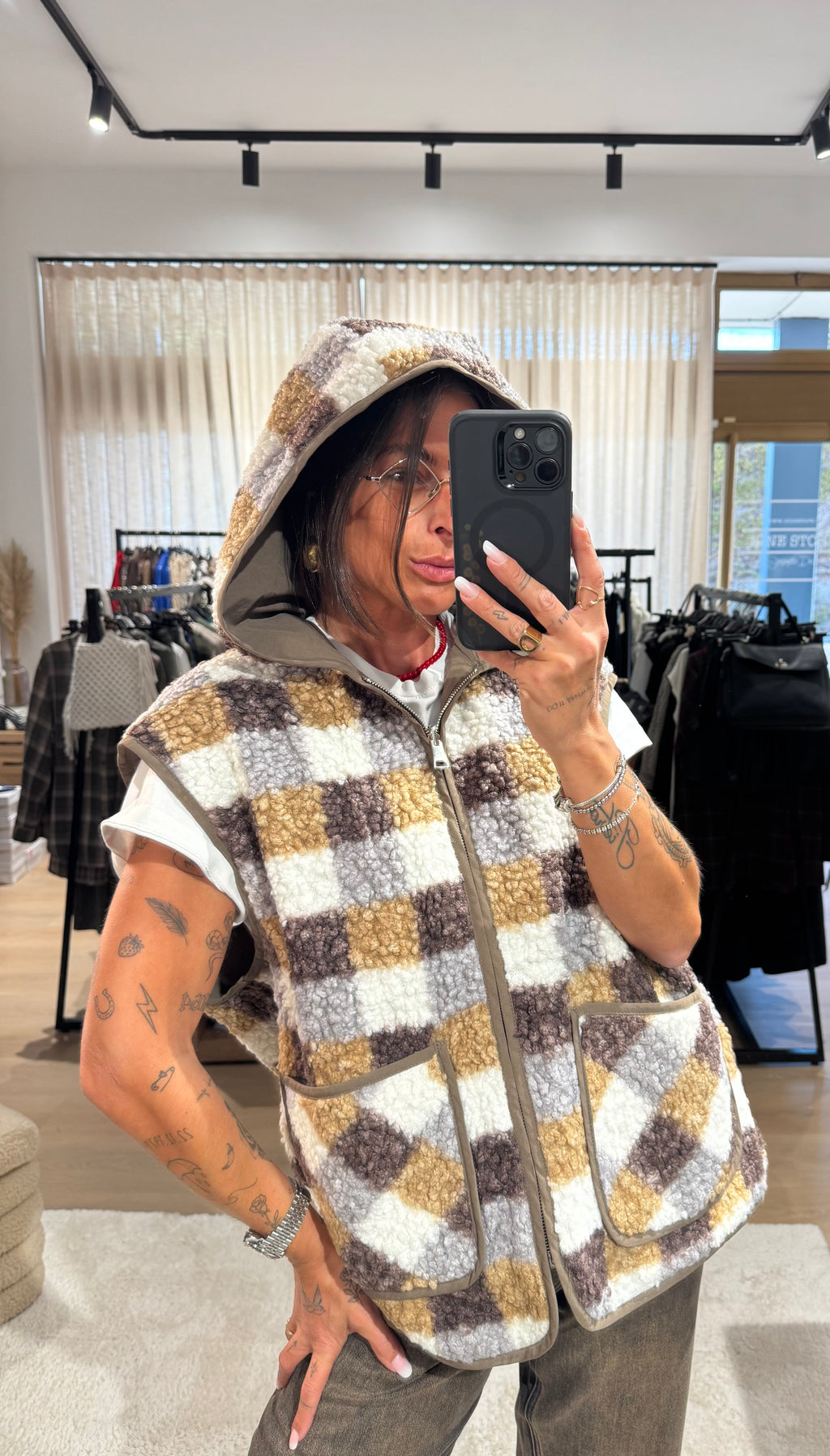 Gilet reversibile con cappuccio
