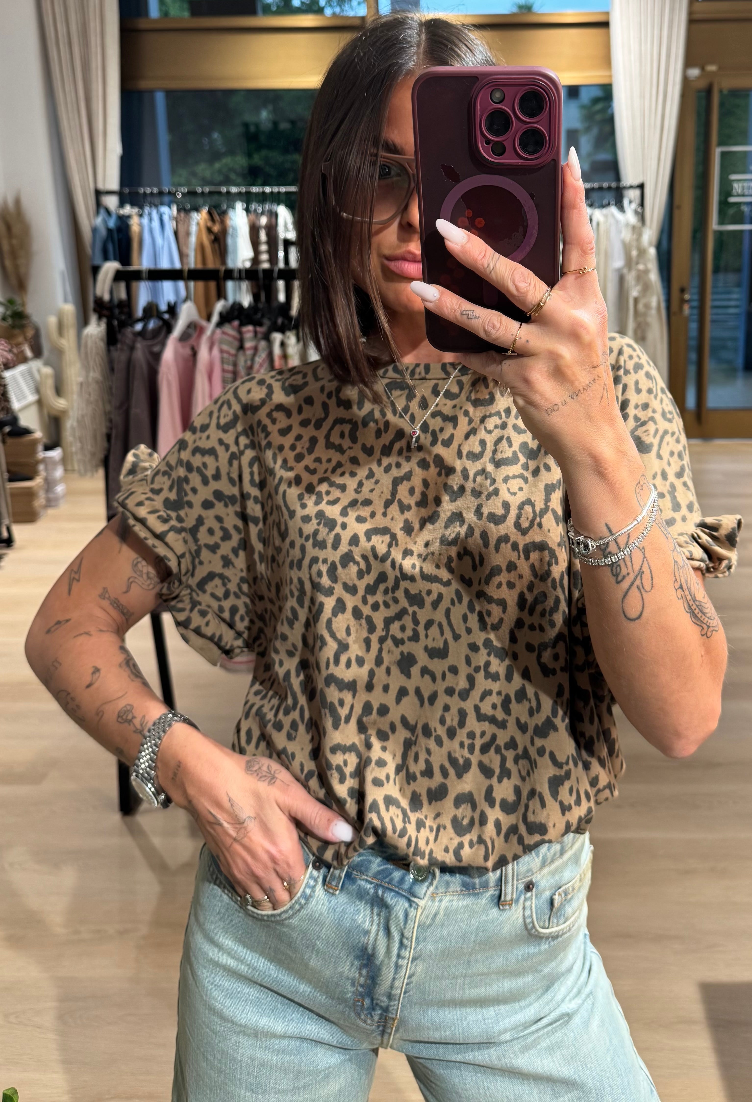 T-shirt macula con volant