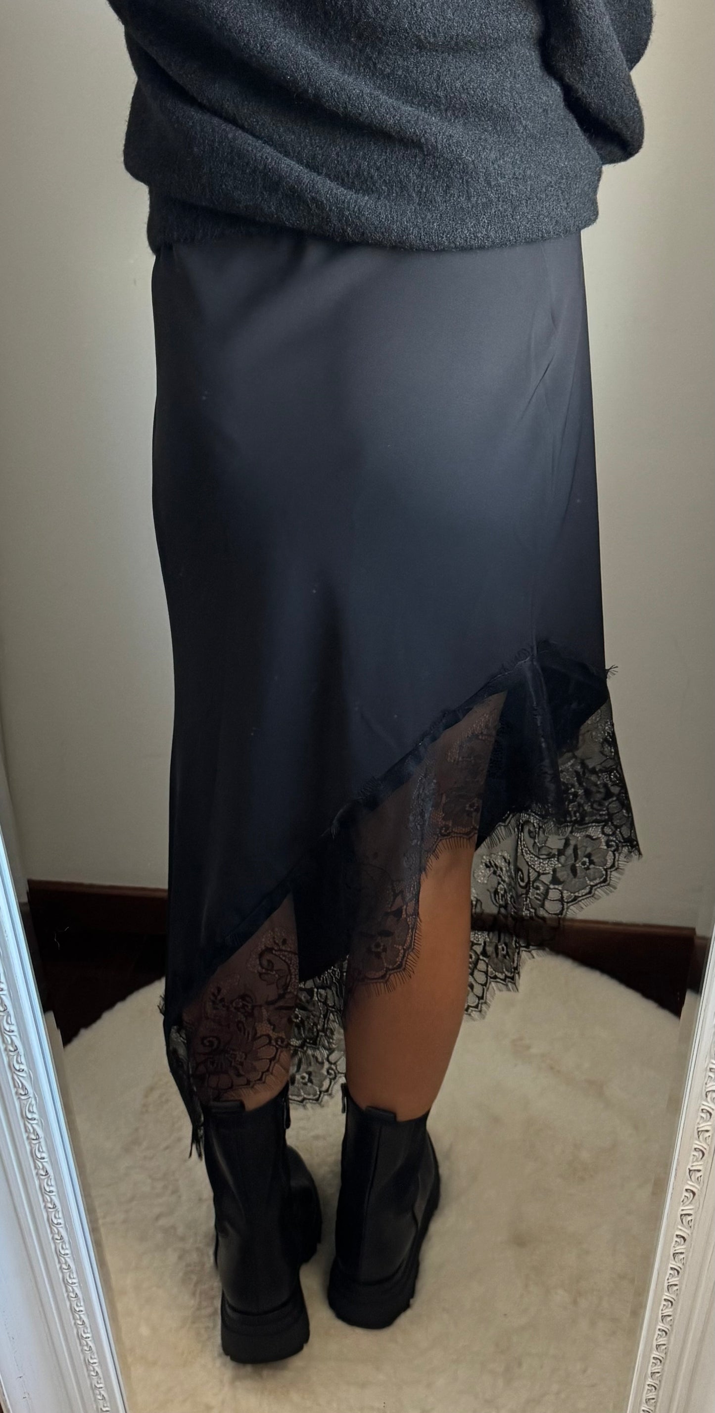 Gonna pizzo asimmetrica