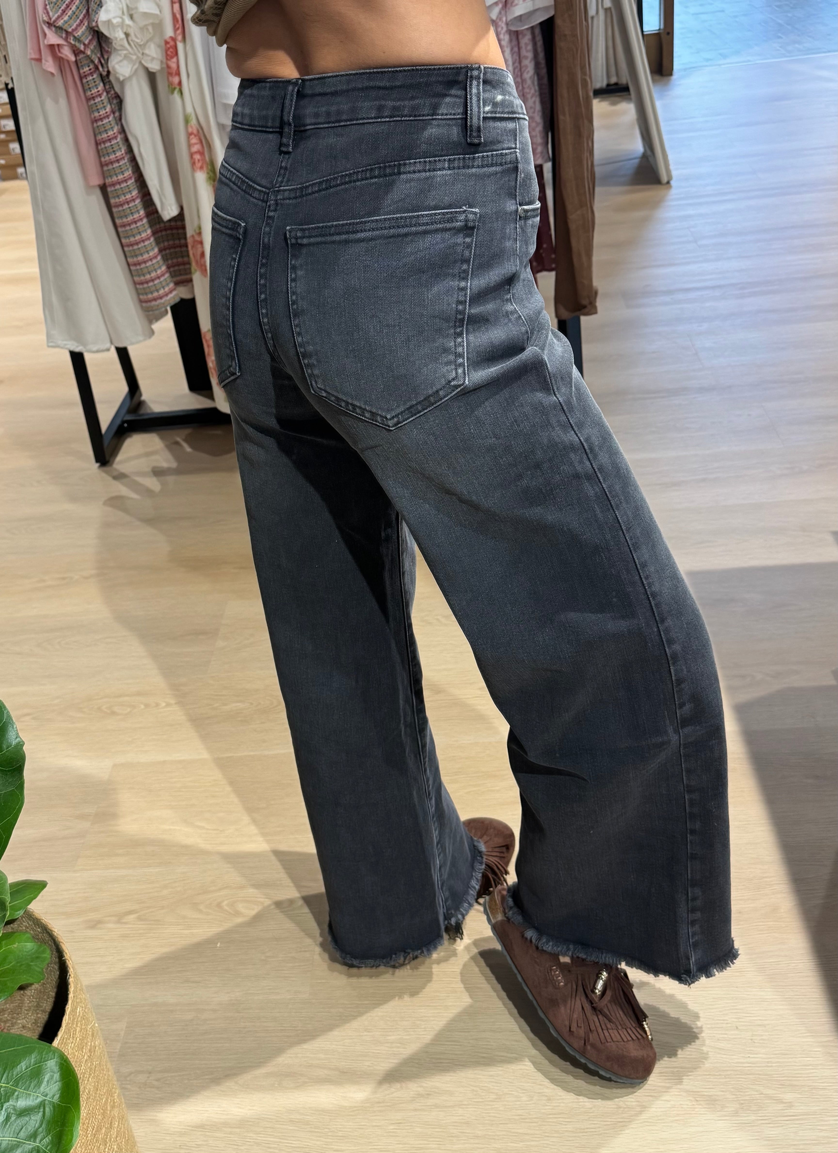 Jeans WIDE LEG taglio vivo