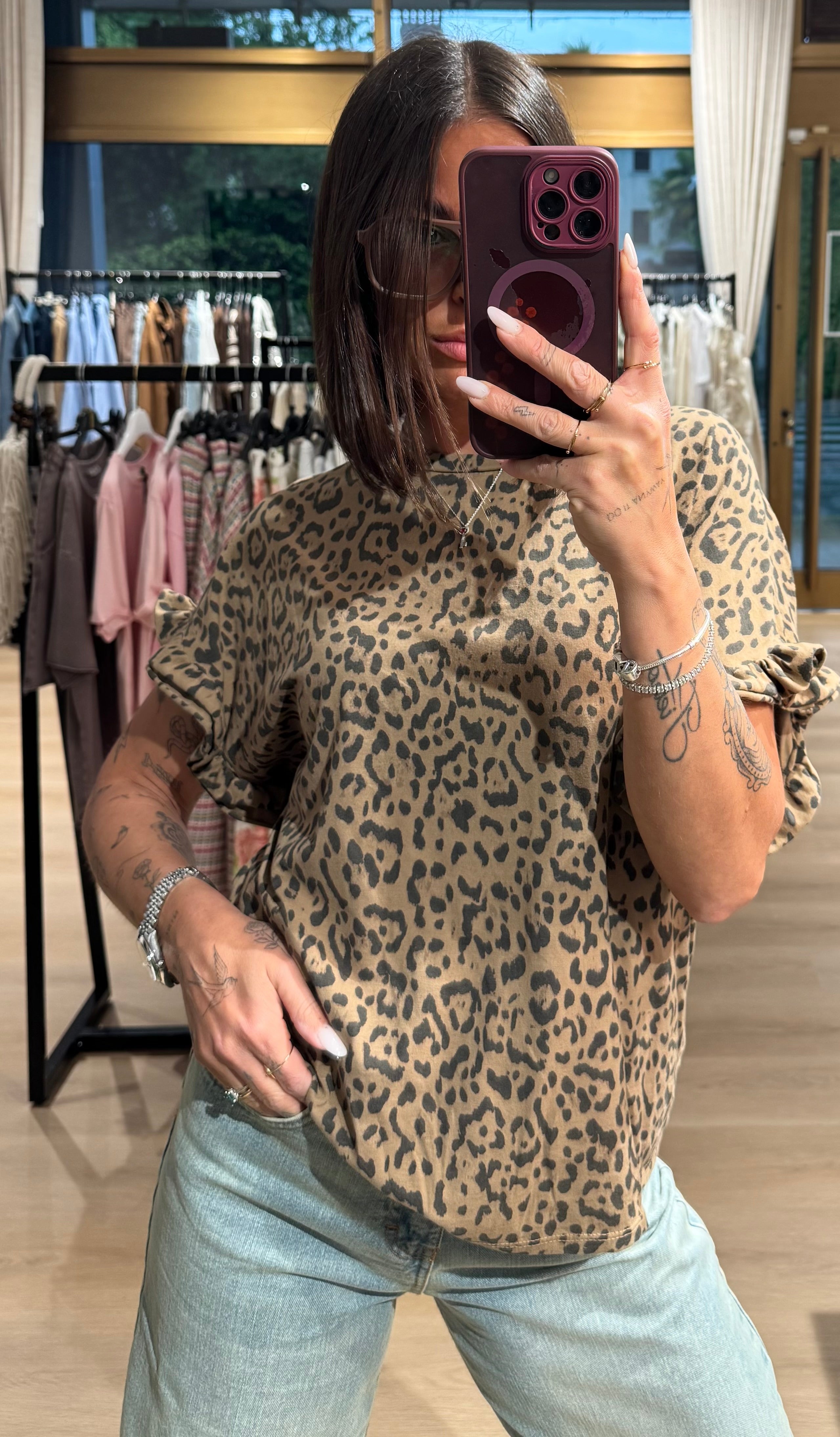 T-shirt macula con volant