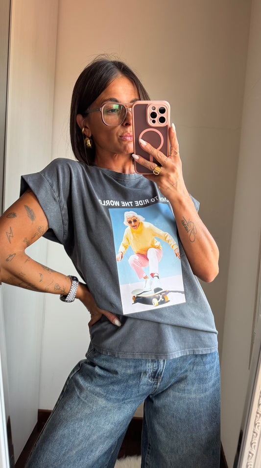 T-shirt BORN TO RIDE THE WORLD