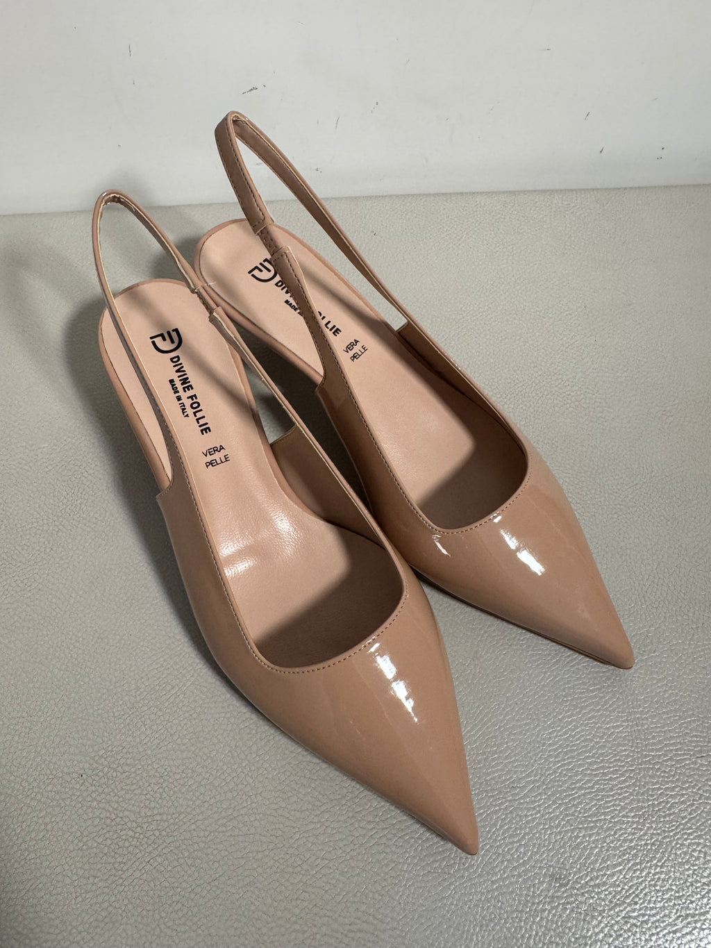 Slingback vernice nude by Divine Follie