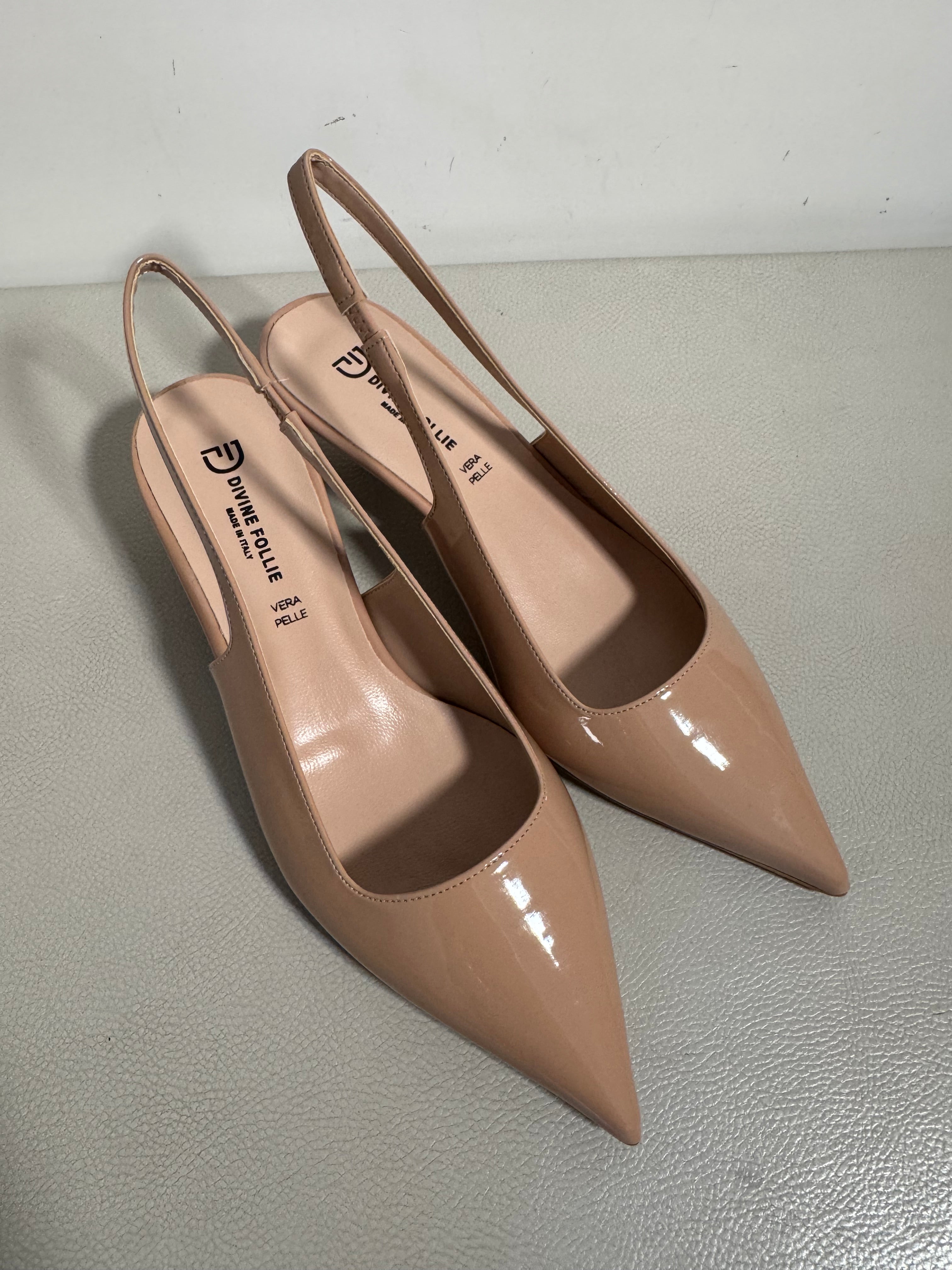 Slingback vernice nude by Divine Follie