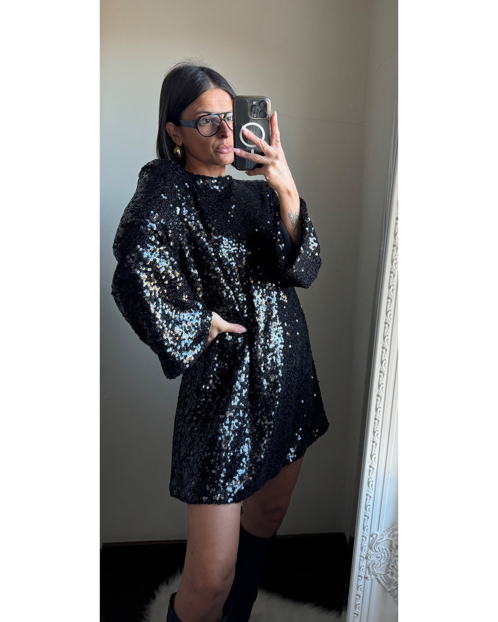 Abito paillettes con fiocco