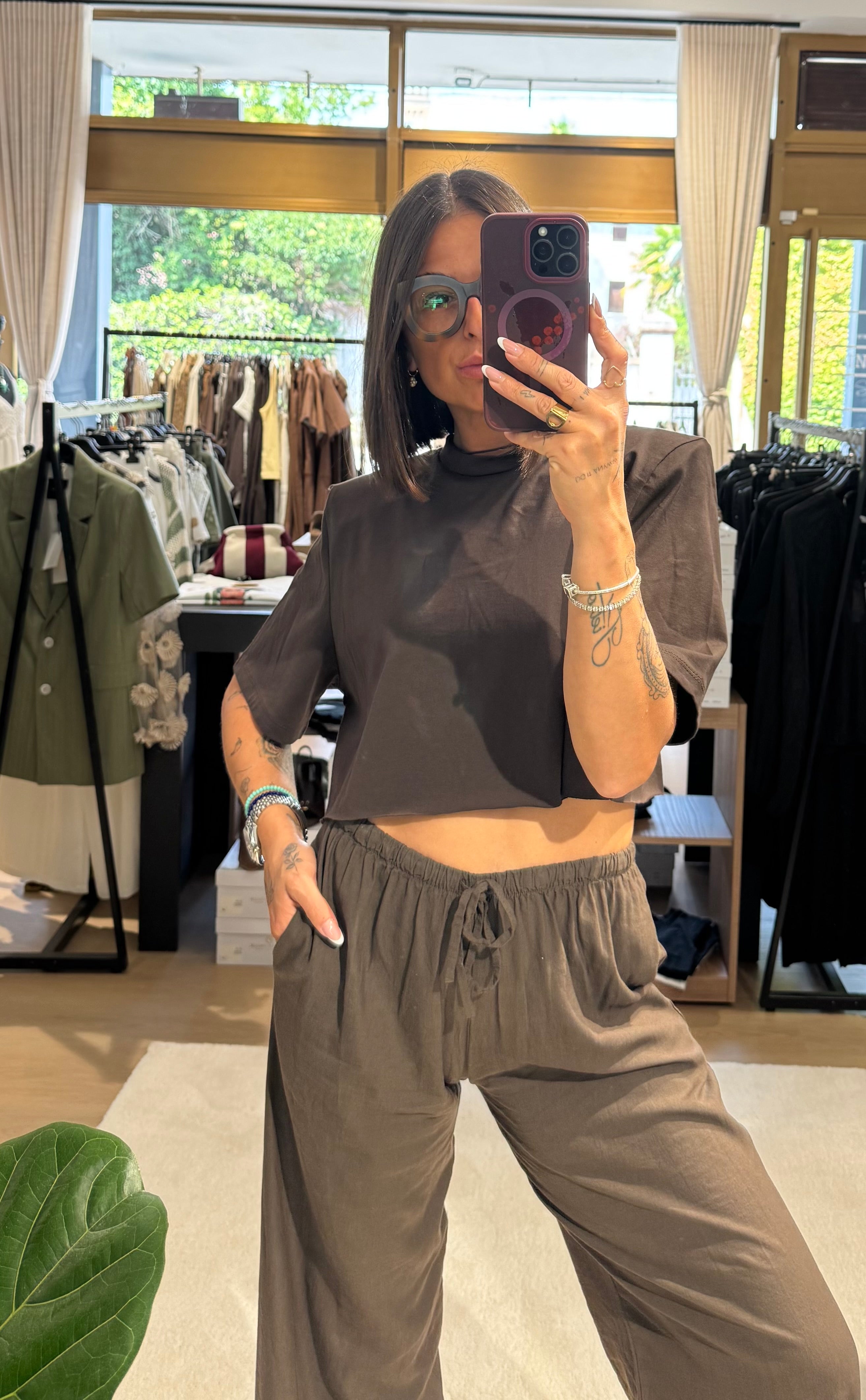T-shirt crop con spalline