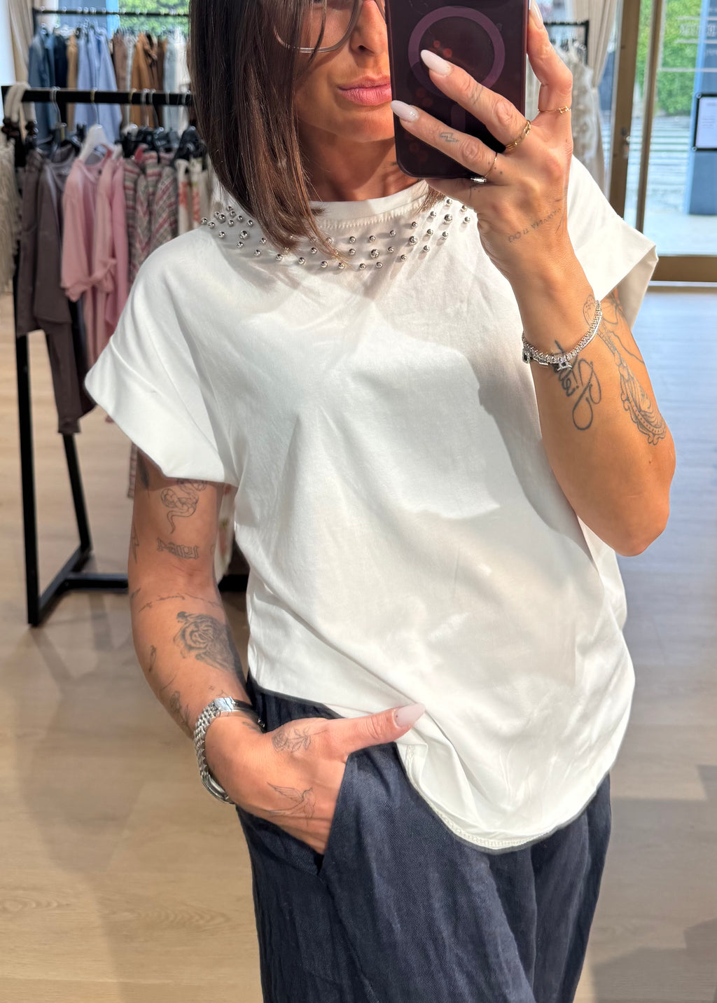 T-shirt borchie girocollo