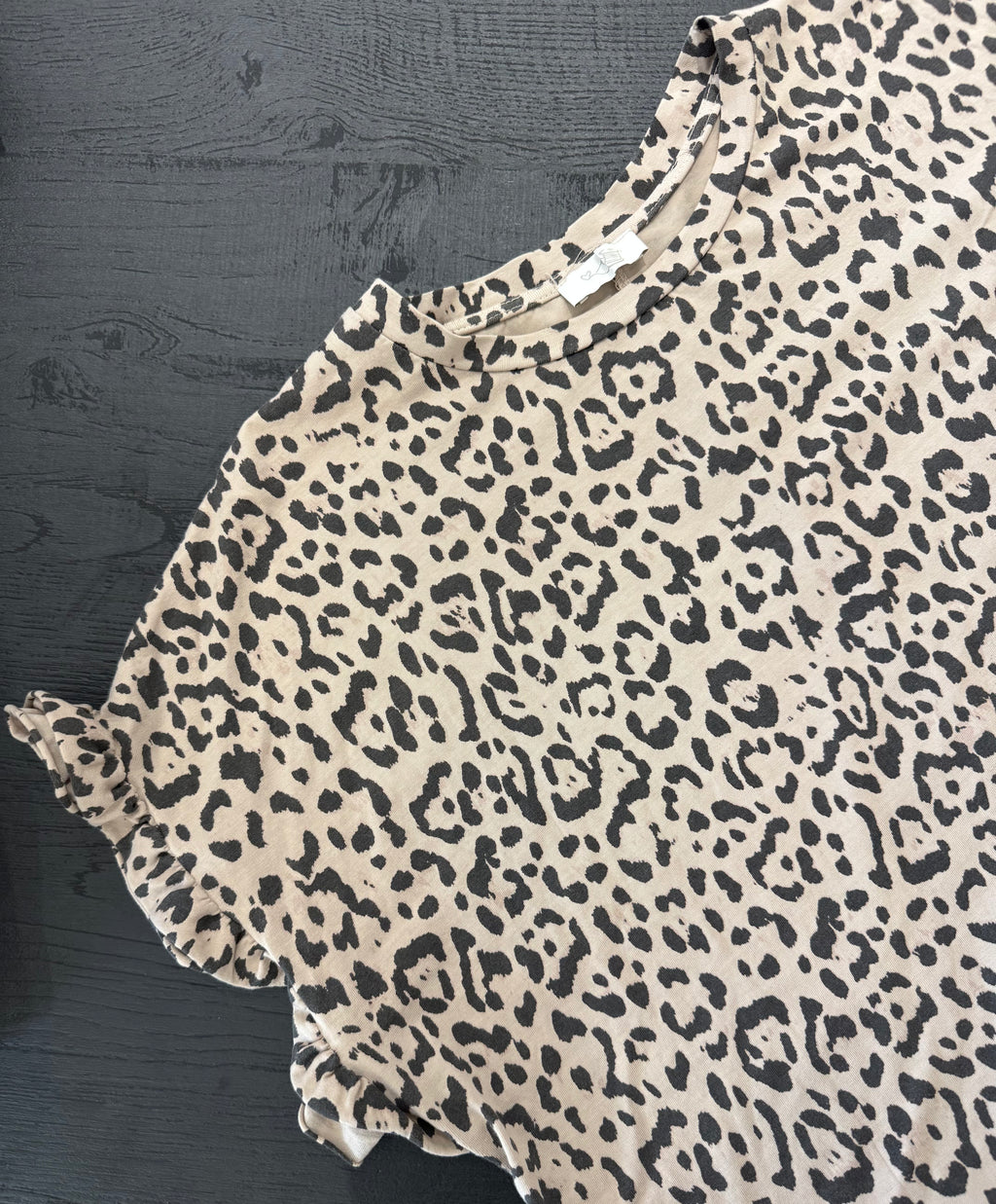 T-shirt macula con volant