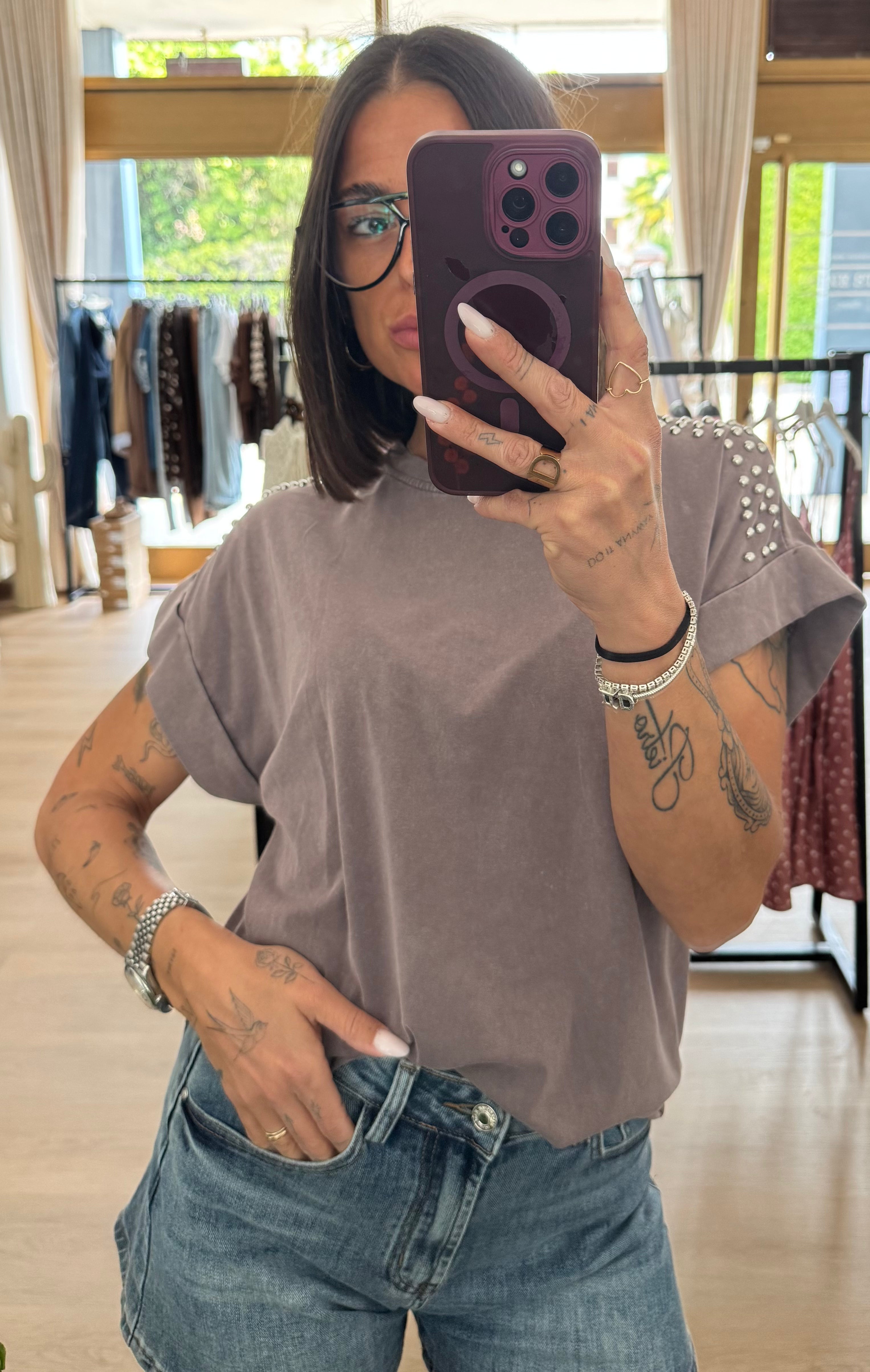 T-shirt borchie